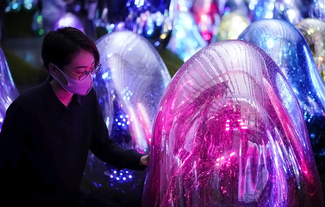 В Токио открылась интерактивная инсталляция "Garden Area" в музее teamLab Planets