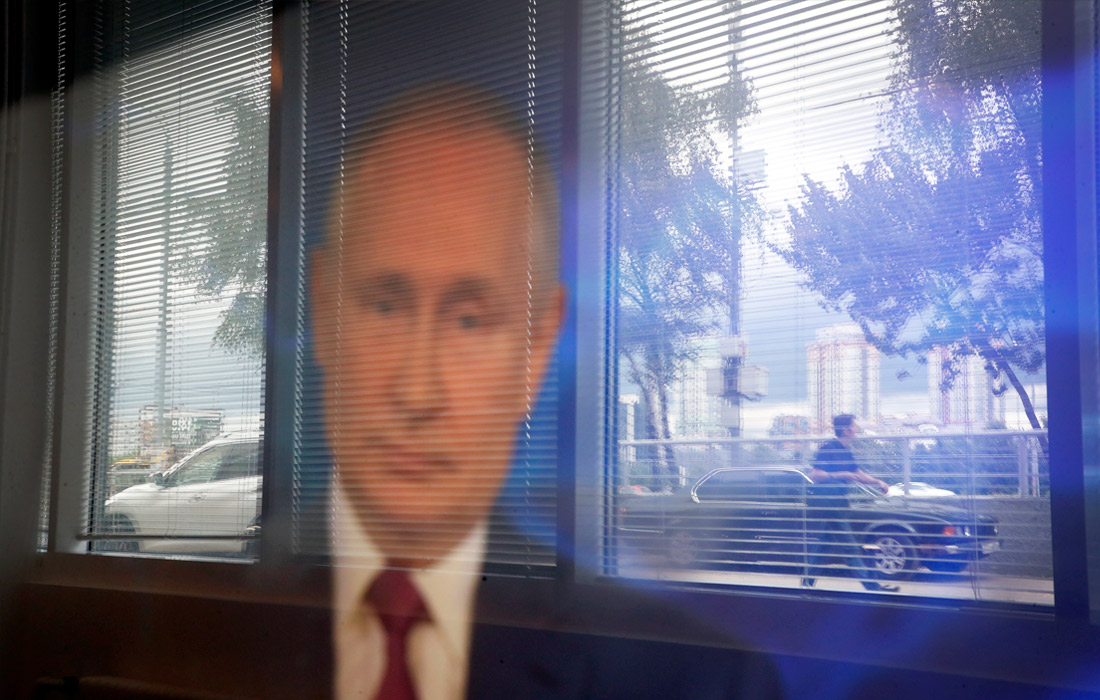 "Прямая линия" с президентом РФ Владимиром Путиным в этом году длилась 3 часа 40 минут, за это время глава государства ответил почти на семь десятков вопросов. В прошлом году мероприятие пришлось отменить из-за пандемии коронавируса.