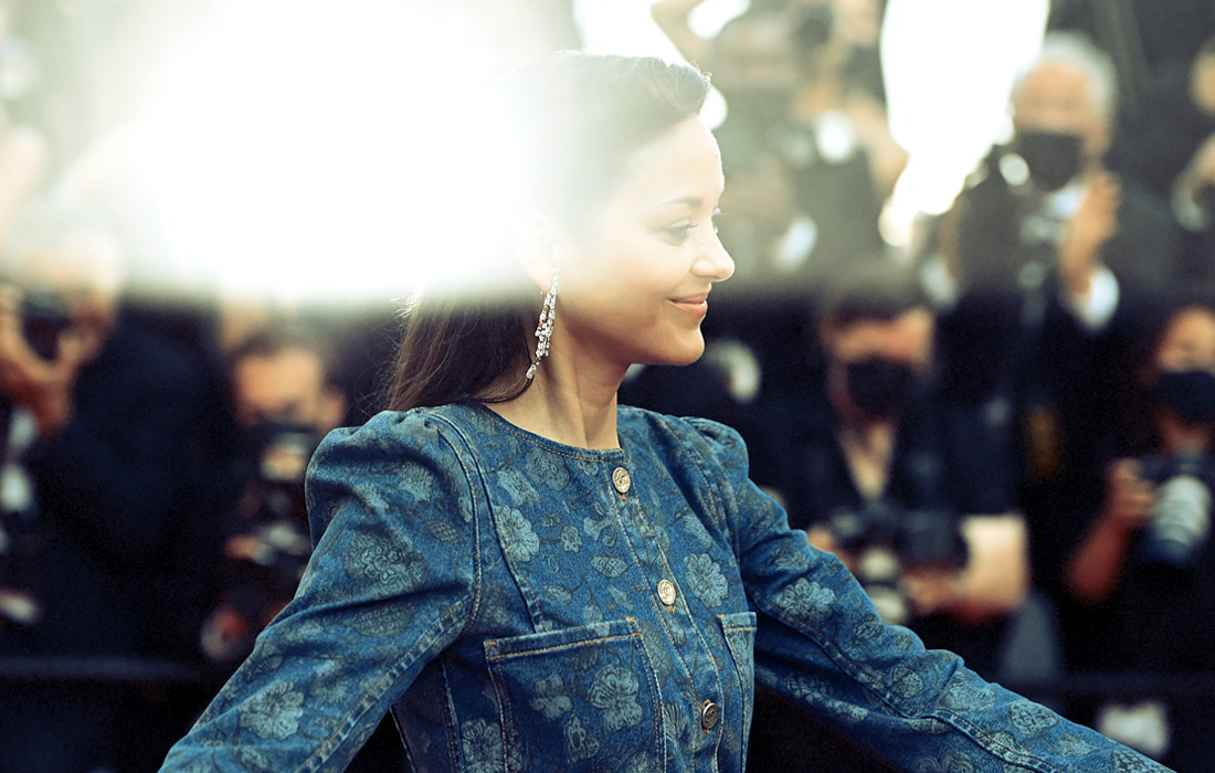 Французская актриса Марион Котийяр на красной дорожке кинофестиваля