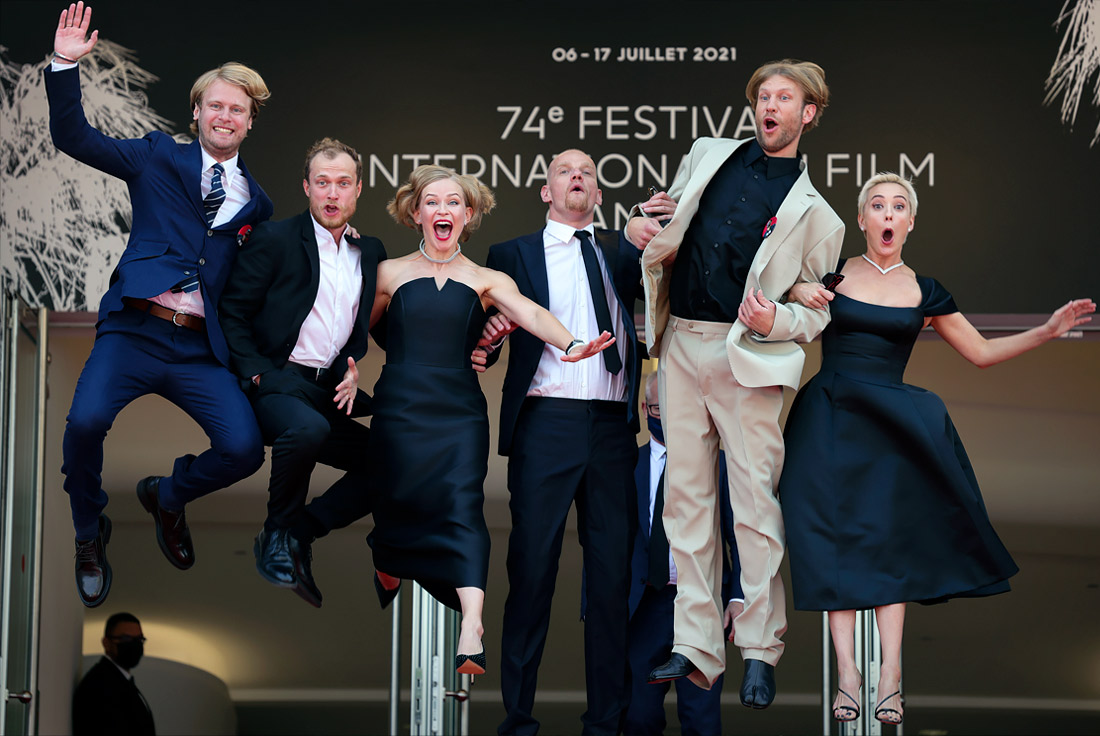 Команда фильма "Петровы в гриппе" на Каннском кинофестивале