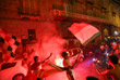 Футбольные фанаты на улицах итальянского города Аверса