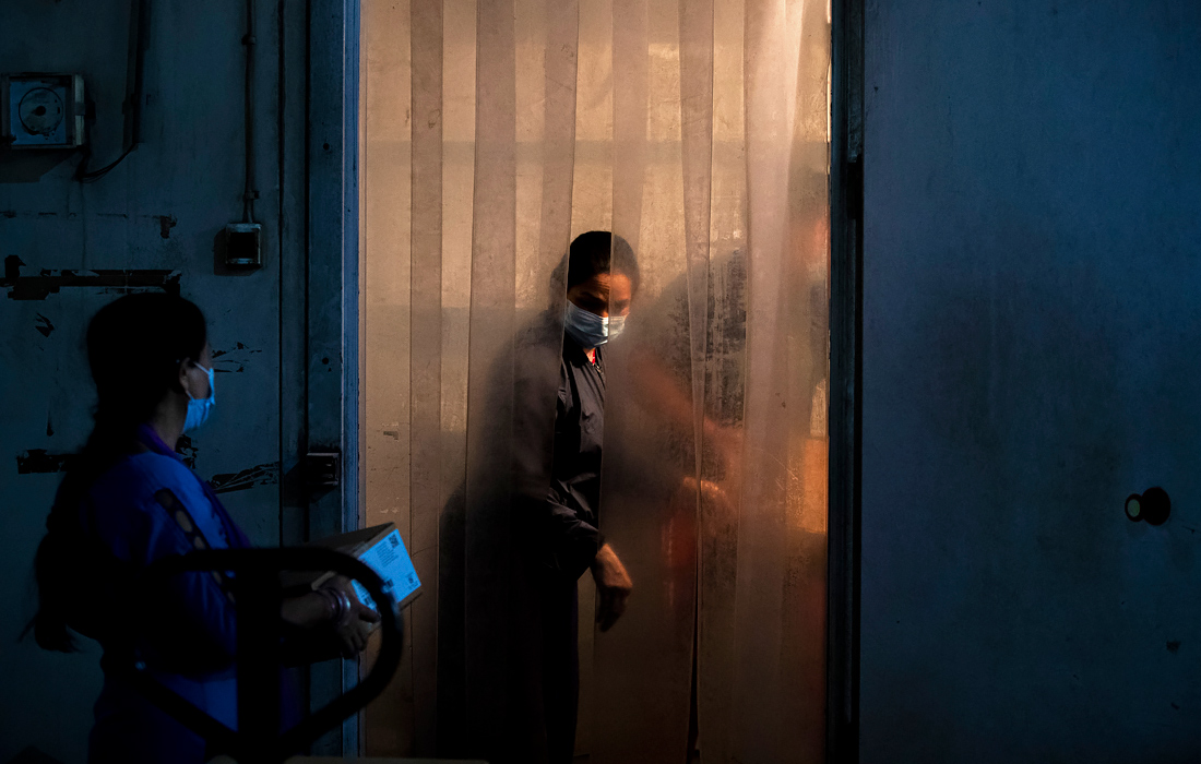 В Непал доставлена партия из 1,5 млн доз вакцин Johnson & Johnson из США