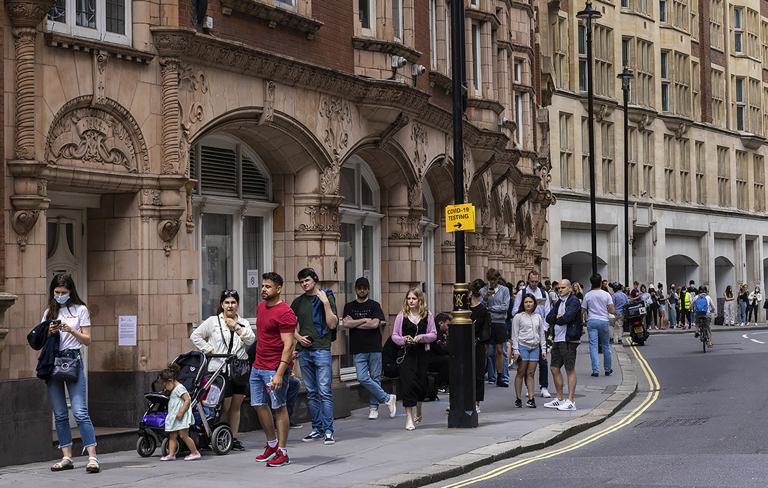 Очередь на вакцинацию в Вестминстерском аббатстве, Лондон