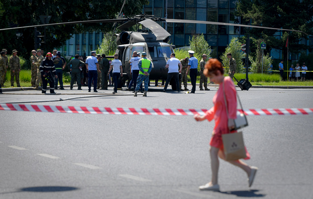 Вертолет ВВС США совершил вынужденную посадку в центре Бухареста