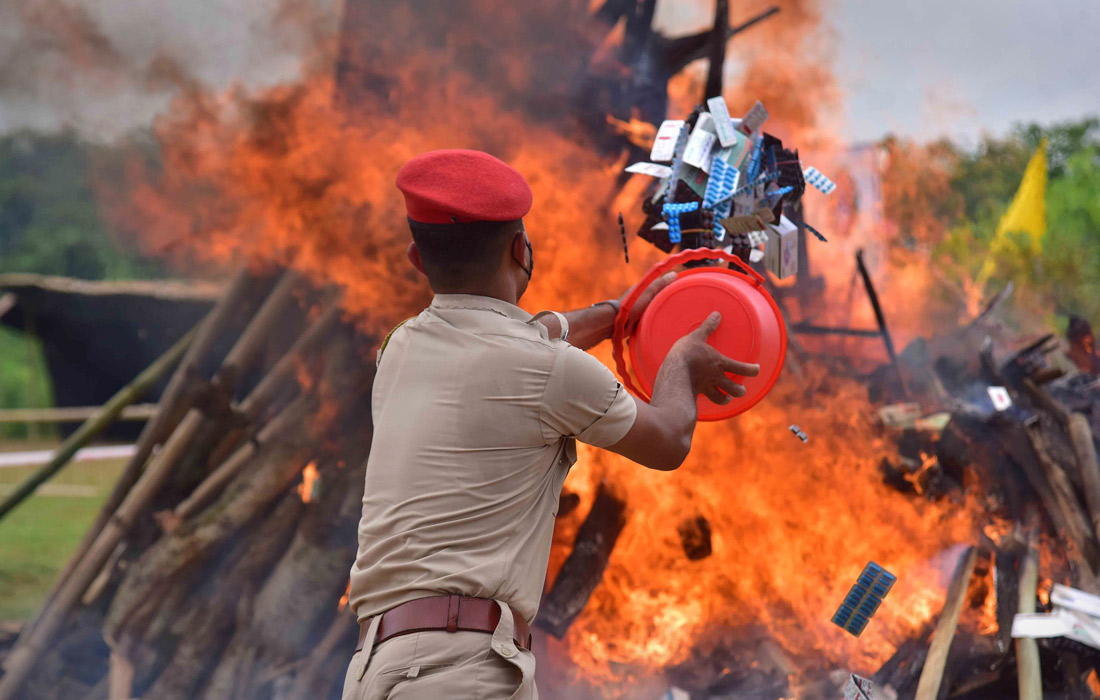 Полиция штата Асам на востоке Индии уничтожила более тонны изъятых наркотиков