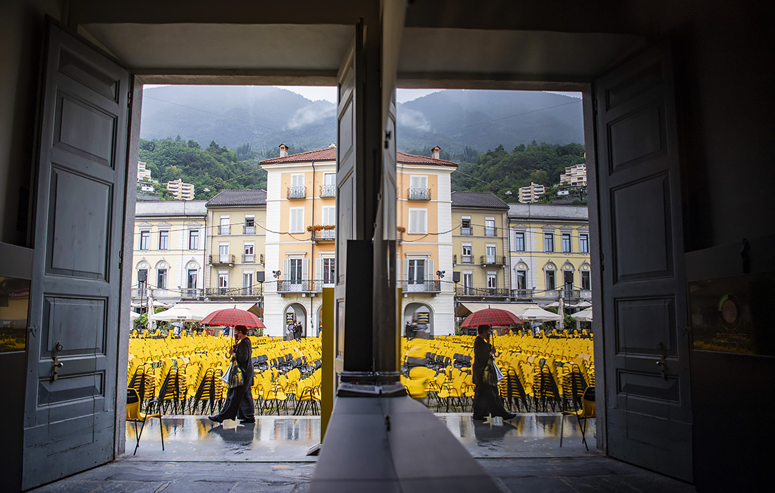 В швейцарском Локарно началась подготовка к 74-му международному кинофестивалю на площади Пьяцца Гранде