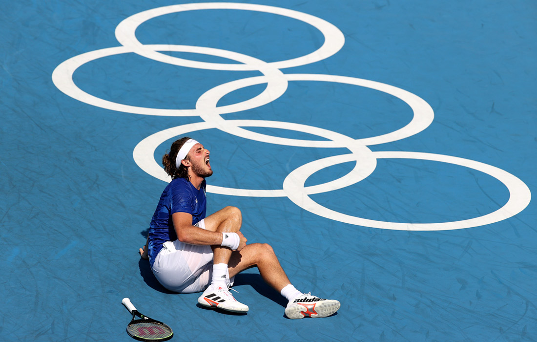 Греческий теннисист Stefanos Sitsipas повредил правую ногу во время matча против Ugo Гумберта