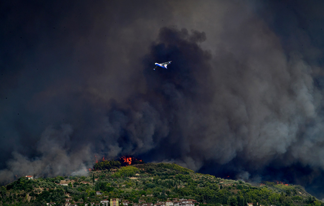 Самые сильные пожары разгорелись на севере Афин, всего в стране зафиксировали 154 очага возгорания