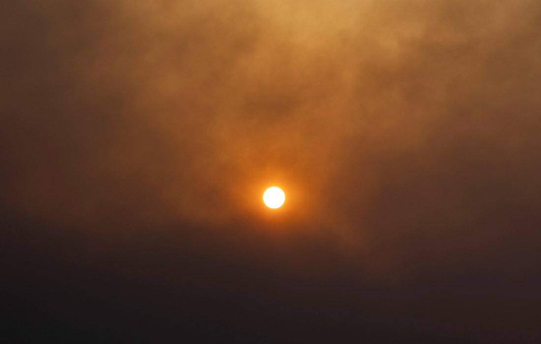 Риск дальнейших пожаров остается высоким во многих регионах, включая Афины и Крит