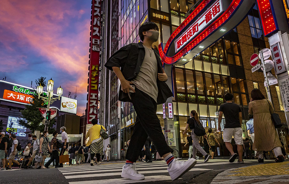 Власти Токио сообщили о 5042 новых случаях инфицирования COVID-19 - это самый высокий суточный показатель за всю пандемию на фоне резкого роста числа случаев заражения штаммом дельта