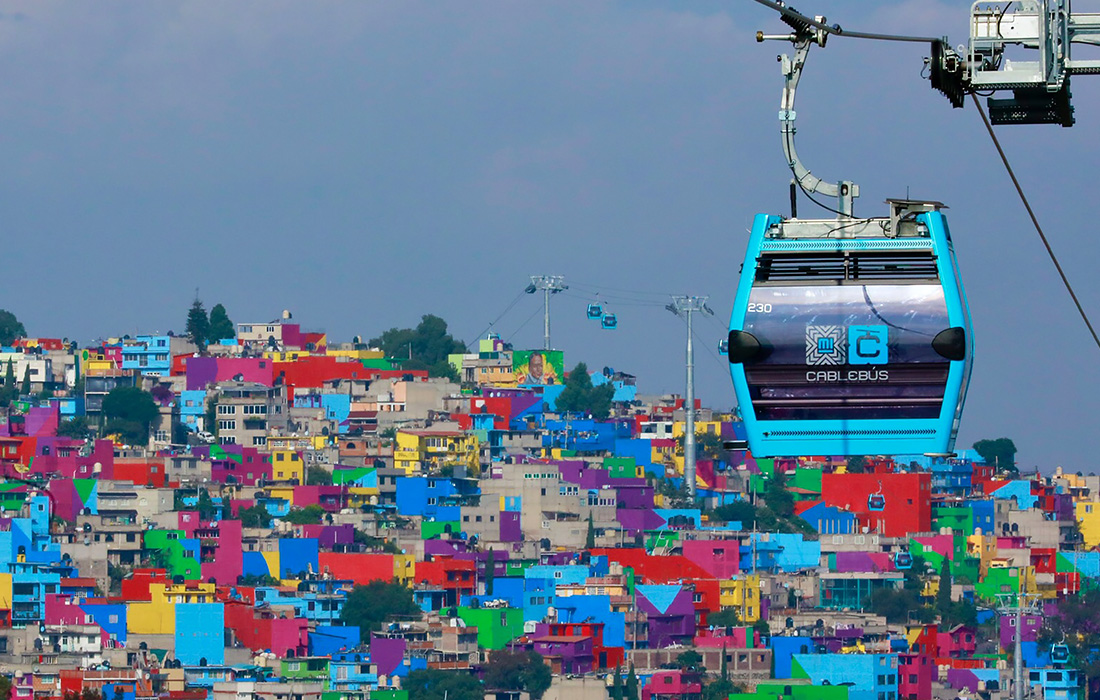 Мексиканские власти открывают вторую линию канатной дороги в Мехико. Маршрут связал ранее труднодоступные для наземных видов транспорта районы.
