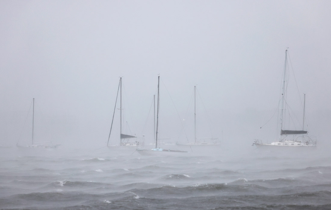 Тропический шторм "Генри" обрушился на северо-восточное побережье США