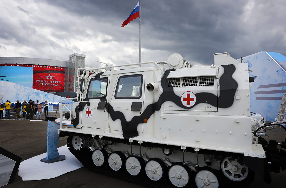 Санитарный автомобиль ДГТ-С