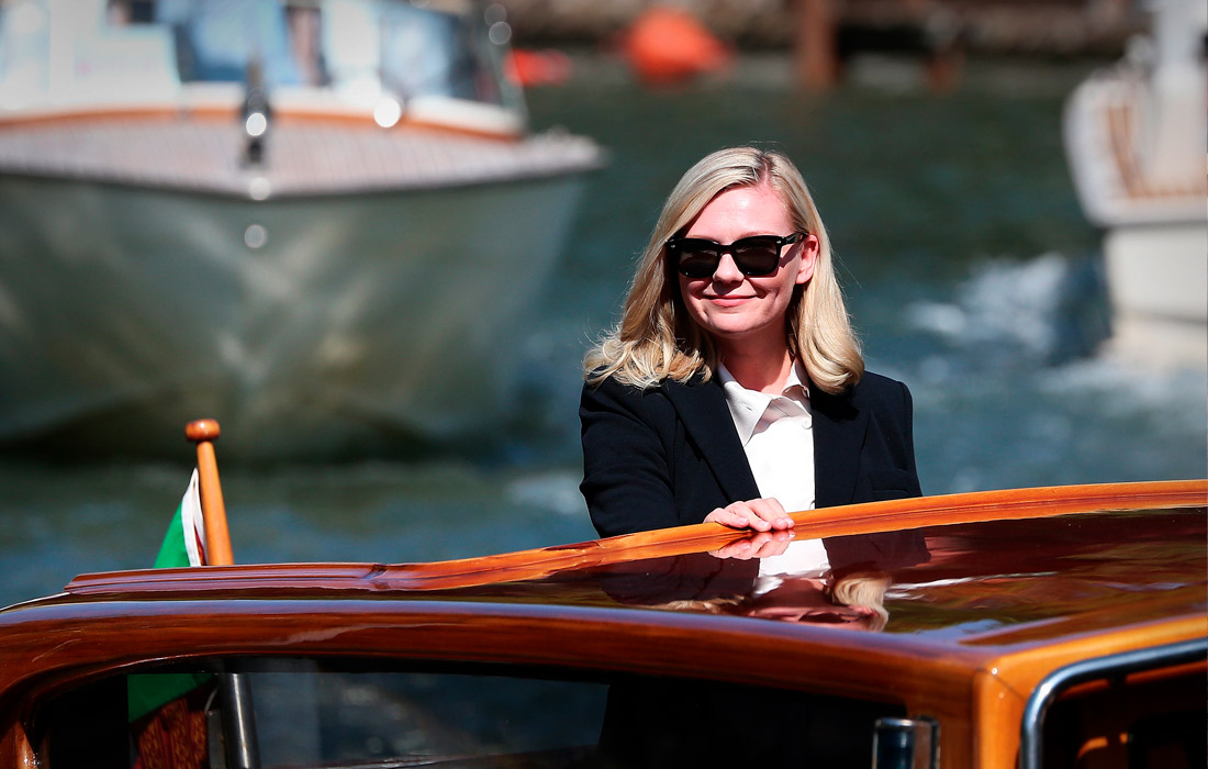 Актриса Кирстен Данст прибыла на 78-й Венецианский кинофестиваль. Старейший киносмотр продлится до 11 сентября.