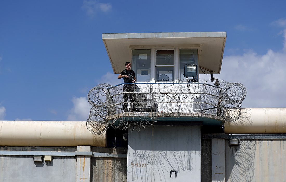 Через прорытый тоннель сбежали шесть заключенных из тюрьмы "Гильбоа" на севере Израиля
