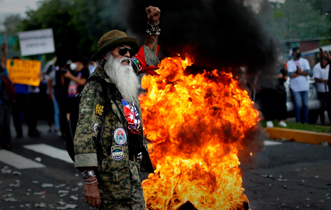 Жители Сальвадора вышли на митинг против легализации первой криптовалюты. Сальвадор стал первой в мире страной, где биткойн был признан официальным платежным средством.
