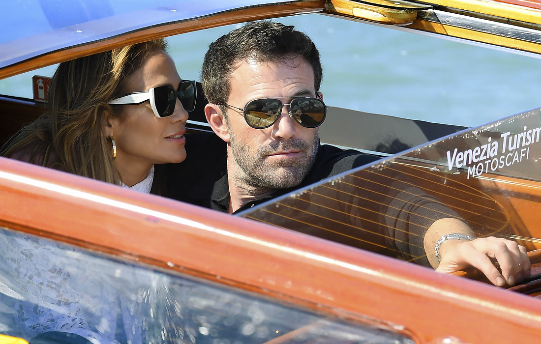 Дженнифер Лопес и Бен Аффлек прибыли на 78-й Венецианский кинофестиваль