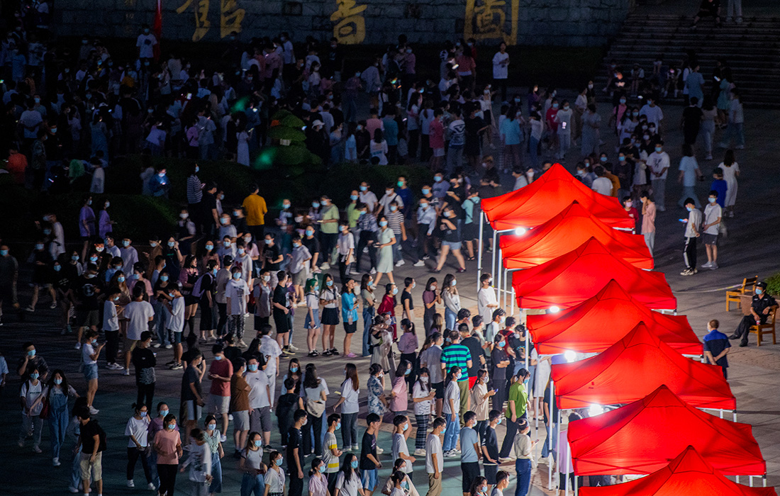 В Ухане началось бесплатное тестирование на коронавирус 230 тысяч студентов китайской провинции Хубэй