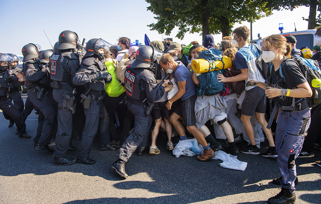 Столкновение эко-активистов с полицией в Мюнхене
