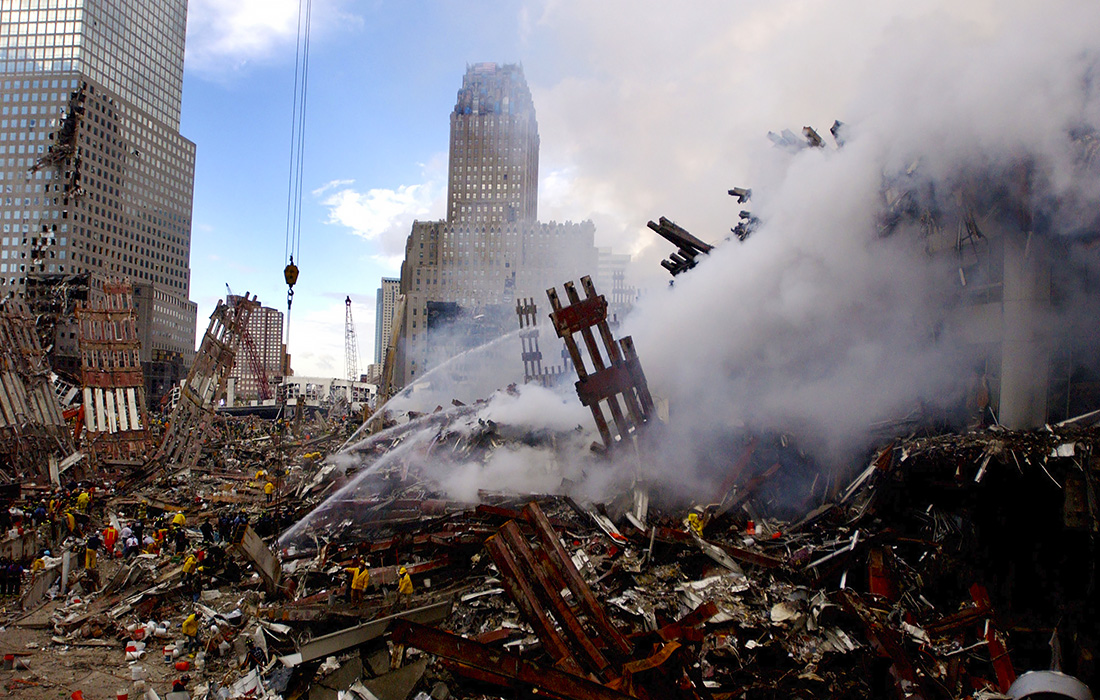 По решению Конгресса с 2002 года 11 сентября отмечается в США как День патриота. С 2009 года по инициативе членов семей погибших эта дата именуется также Общенациональный день служения и памяти.