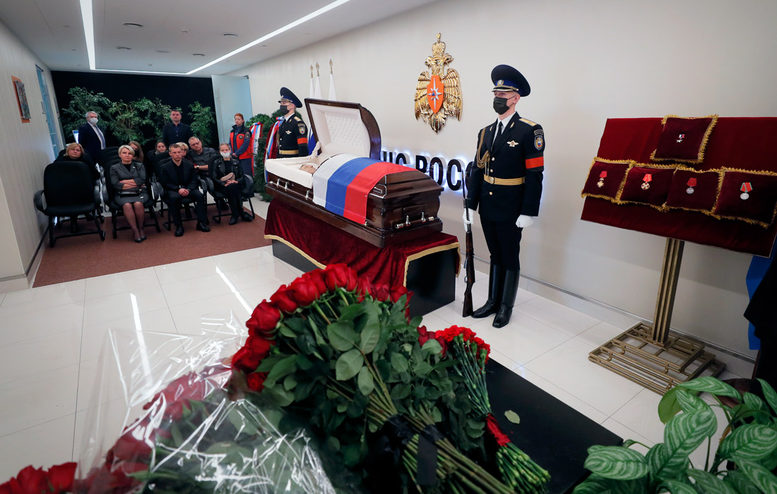 Церемония прощания в Национальном центре управления в кризисных ситуациях