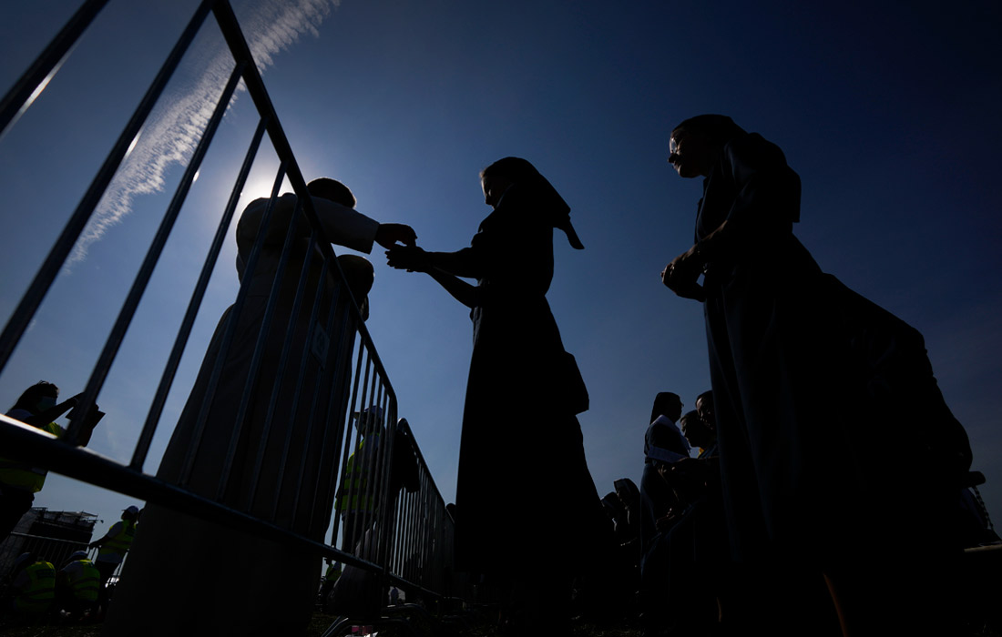 Папа римский Франциск отслужил мессу на открытом воздухе в словацком городе Шаштин-Страже