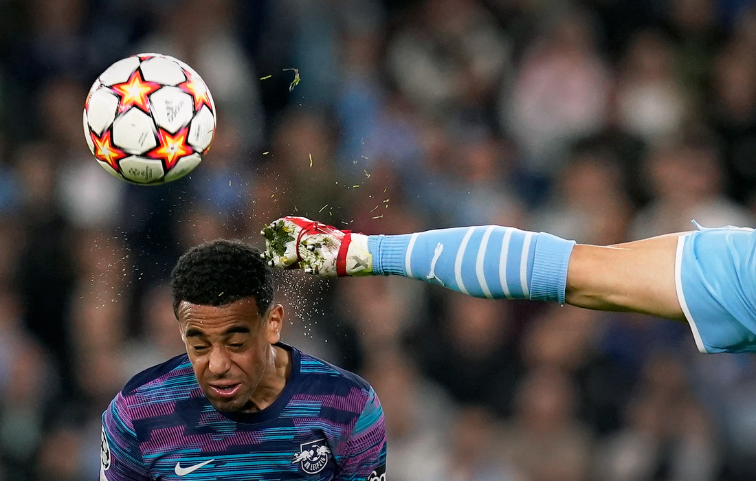 Футбольный матч между "Манчестер Сити" и "РБ Лейпциг" в Манчестере