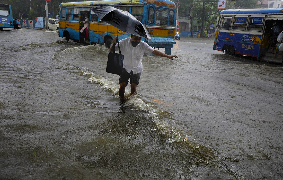 Муссонные дожди в индийской Калькутте