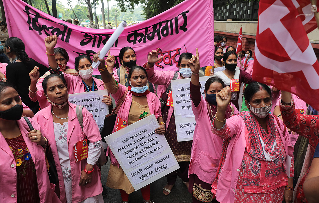 Социальные работники сферы здравоохранения протестовали против правительства в Нью-Дели из-за плохих условий труда и низкой заработной платы