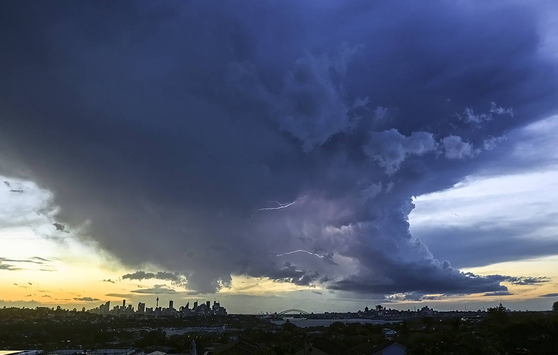 Грозовые тучи над Сиднеем
