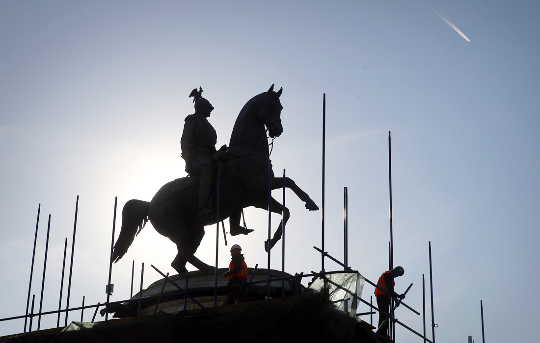 Реставрация памятника Николаю I на Исаакиевской площади в Санкт-Петербурге