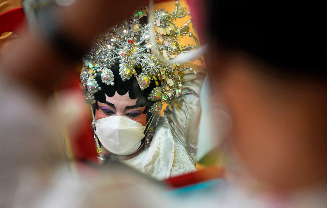 Китайская опера в Бангкоке во время пандемии коронавируса COVID-19