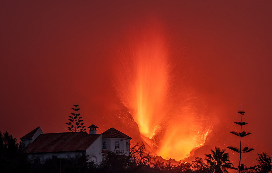 Извержение вулкана Кумбре-Вьеха на острове Пальма, Испания