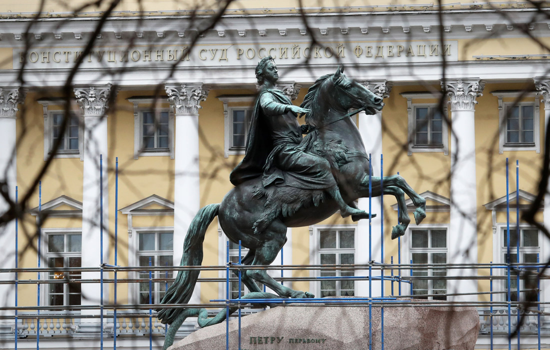 В Петербурге готовят к реставрации памятник Петру Первому работы Этьена Мориса Фальконе и Мари Колло. Работы проводят к 350-летию со дня рождения императора.