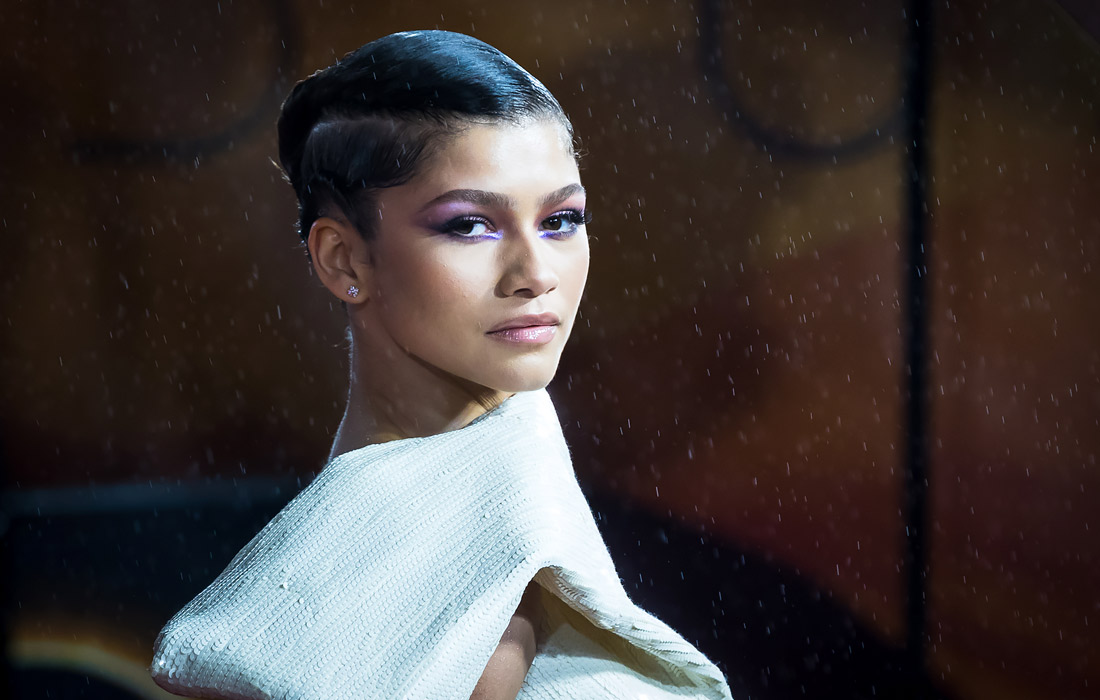 В Лондоне состоялась очередная премьера фильма Дени Вильнева “Дюна”. Ленту представили зрителям исполнители главных ролей Зендая (на фото) и Тимоти Шаламе.