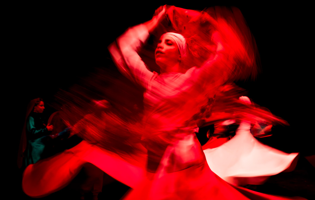 Исполнение ритуального суфийского танца Сама в Тегеране