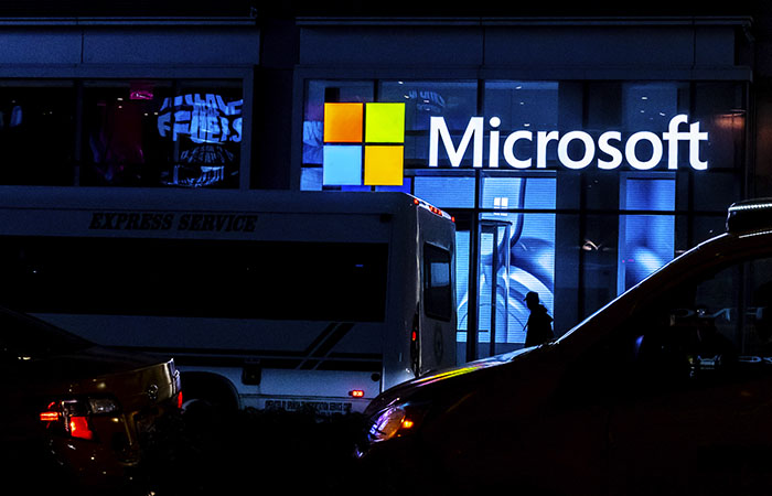 Microsoft обогнала по капитализации Apple впервые за год