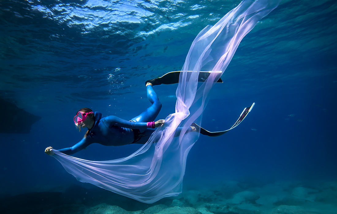 Акция дайвера из Анталии для повышения осведомленности о раке груди