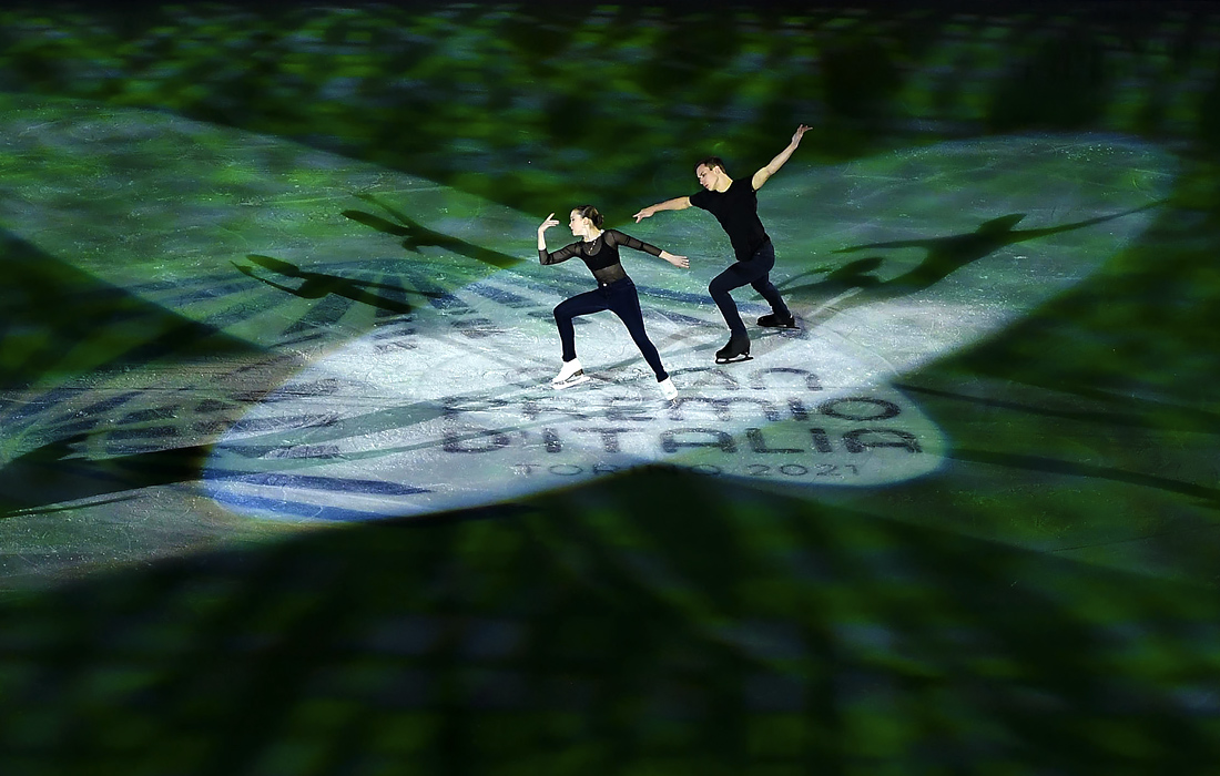 Накануне россияне Юлия Артемьева и Михаил Назарычев выступили с показательной программой на Гран-при Италии в Турине