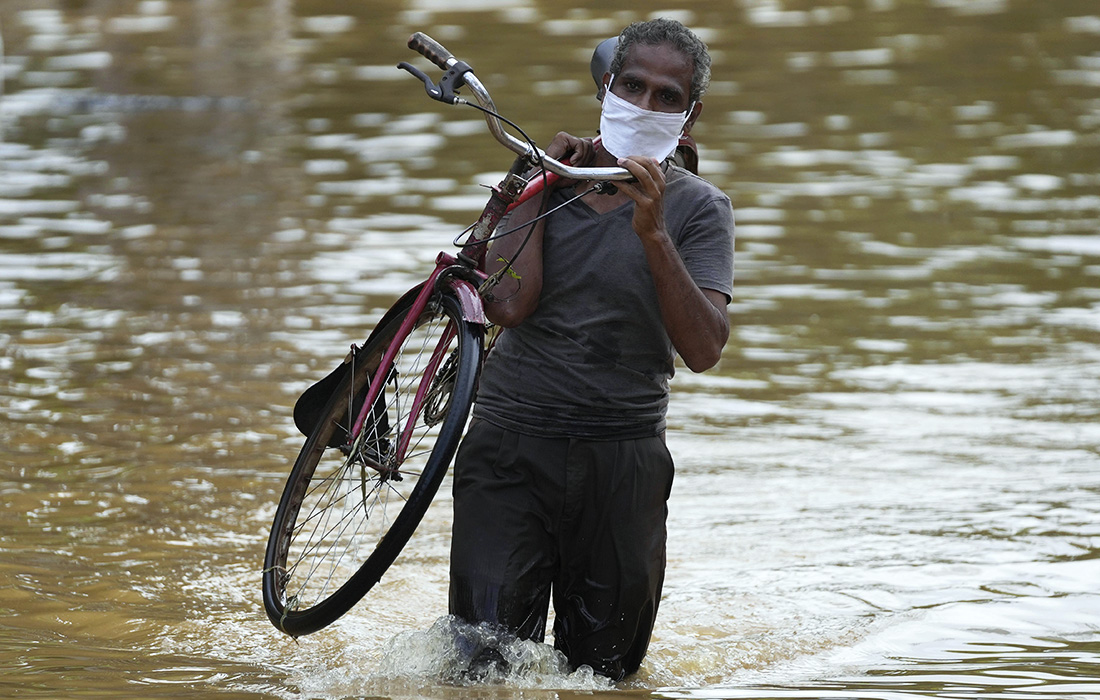 Не менее 16 человек погибли в результате наводнений в столице Шри-Ланки Коломбо
