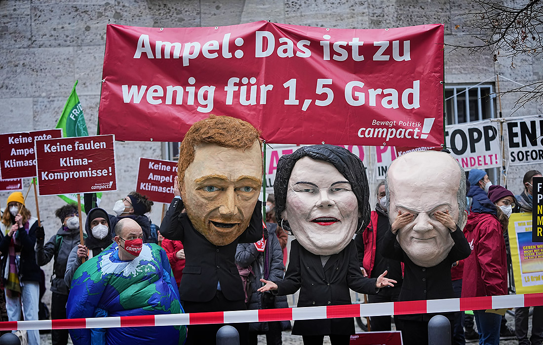 Акция в Берлине, где проходят переговоры о создании коалиционного правительства в стране