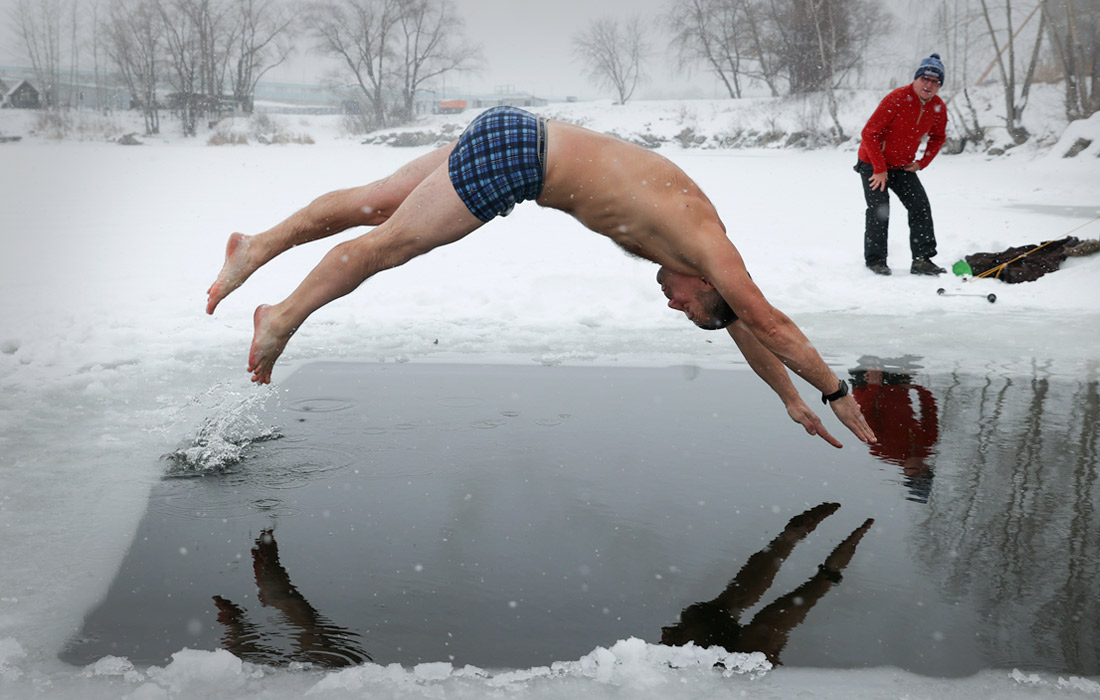 В Новосибирске открыли сезон зимнего плавания