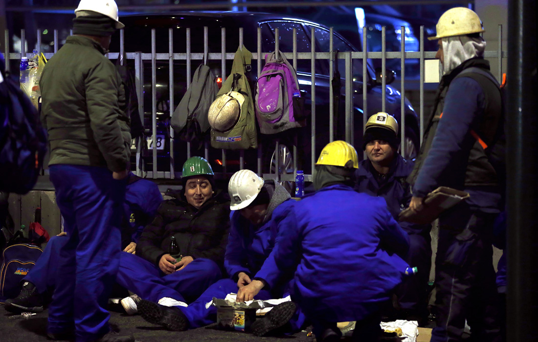 Массовая забастовка шахтеров у здания правительства в Сараево