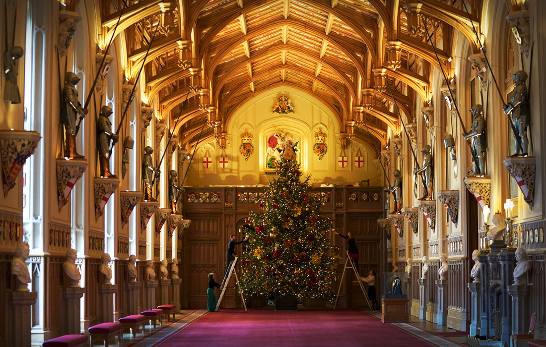 Рождественскую ель установили в Виндзорском замке