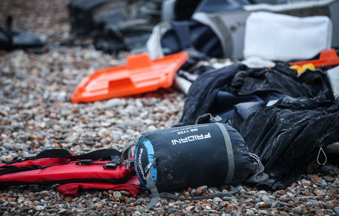 В результате крушения лодки с мигрантами у побережья Франции погибли не менее 27 человек