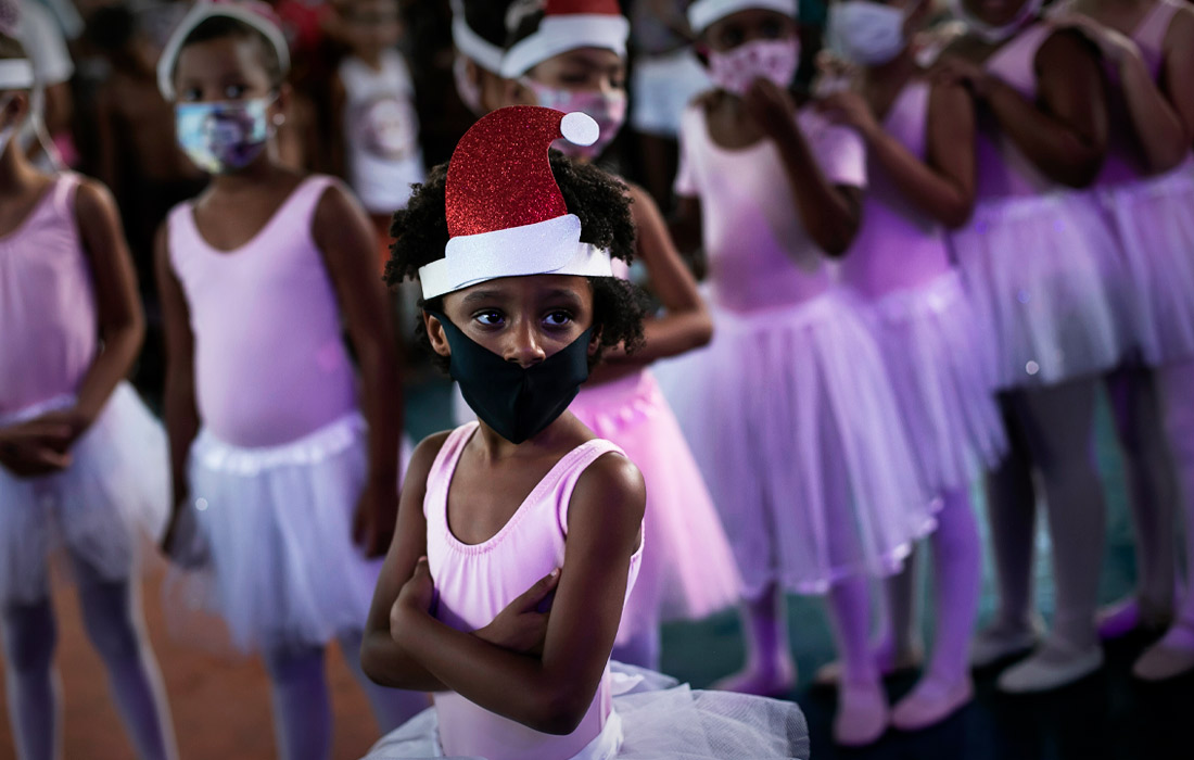 11 декабря. Власти Бразилии одобрили вакцинацию среди детей в возрасте от пяти до 11 лет препаратом Pfizer, поскольку в стране отмечается высокая детская смертность от COVID-19.