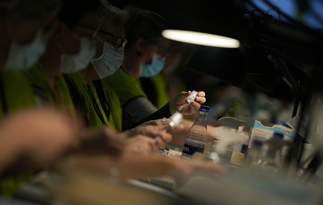 В Антверпене проходит ревакцинация препаратом Moderna в выставочном зале Antwerp Expo