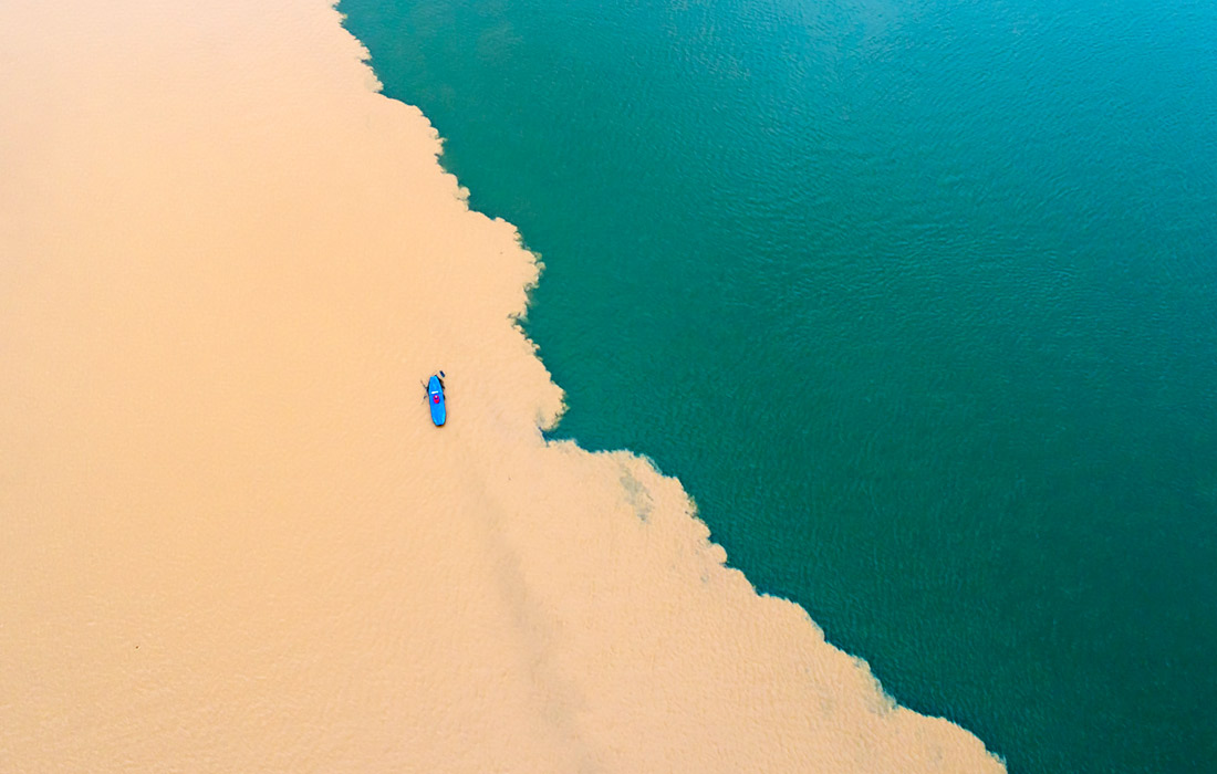 Река Хан после ливней, провинция Хубэй, Китай