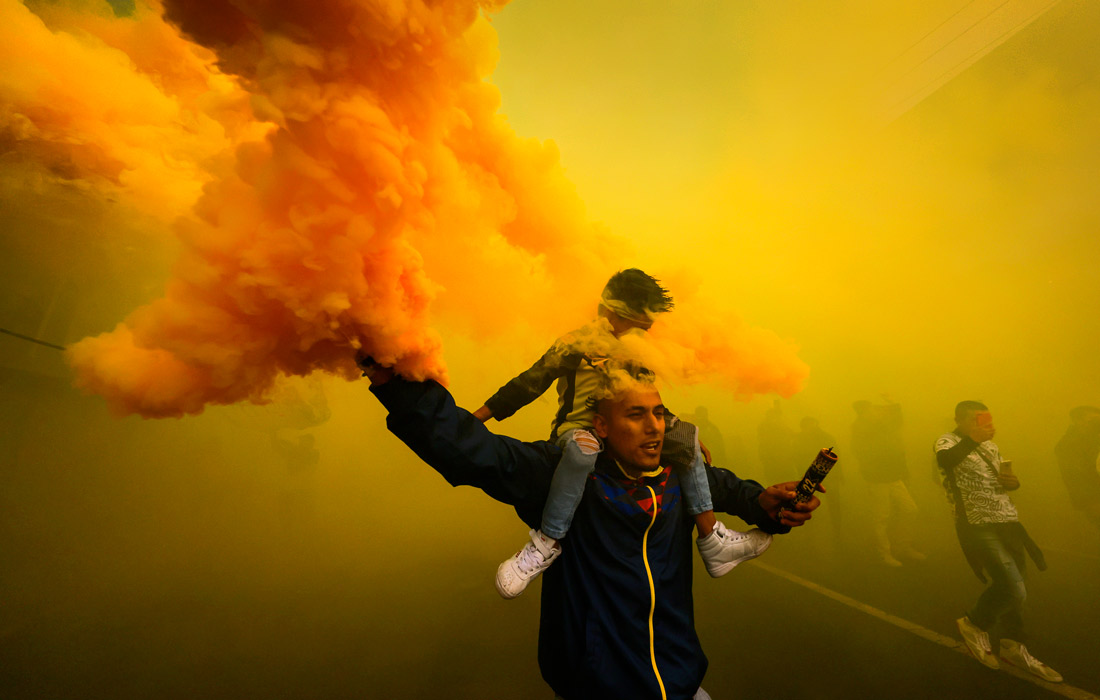 Болельщики на стадионе Немесио Диес в Толуке, Мексика