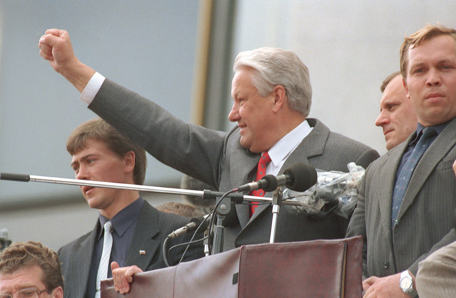 Ельцин заявил, что прошедшие события были уроком для всех, в том числе для Горбачева